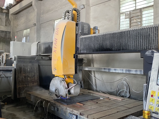 5100kg ماشین برش پل با حرکت خودکار میز 15m3/h مصرف آب