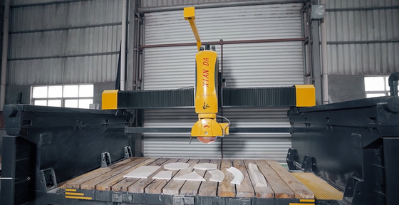 Xianda ایتالیایی CNC Multifunctional Countertop Machining Center 5 محور پل ماشین برش سنگ