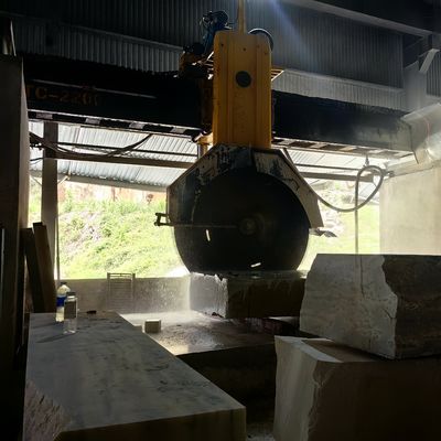 55kw قدرت اصلی ماشین برش سنگ برای عملکرد برش دقیق