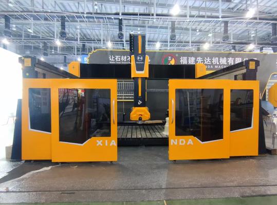 5 محور CNC روتر با 20 kW BT40 Spindle کنترل همزمان 5 محور واقعی و طراحی میز ترکیبی برای برش دقیق سنگ