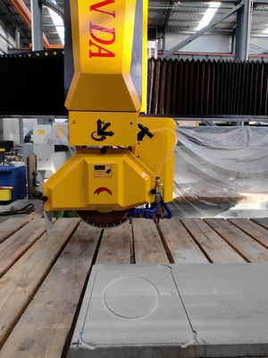 دستگاه برش اره ای پل CNC 4 محور برای برش، فرز، حفاری، پردازش سنگ، گرانیت، مرمر، کوارتز، صفحه رویه آشپزخانه، کاشی، برش سینک