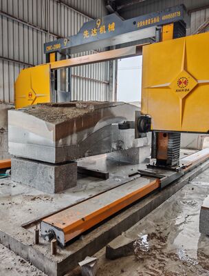 ماشین تراش سیم الماس سنگین متحرک با 3500 * 3500 * 2200mm Max اندازه پردازش و کنترل CNC / PLC برای برش سنگ با دقت بالا