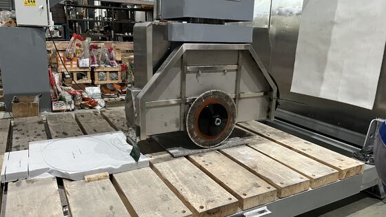 دستگاه برش سنگ پل 5 محوره با سیستم ایتالیایی DDX، تیغه اره 900 میلی‌متری و دقت برش ±0.1 میلی‌متر