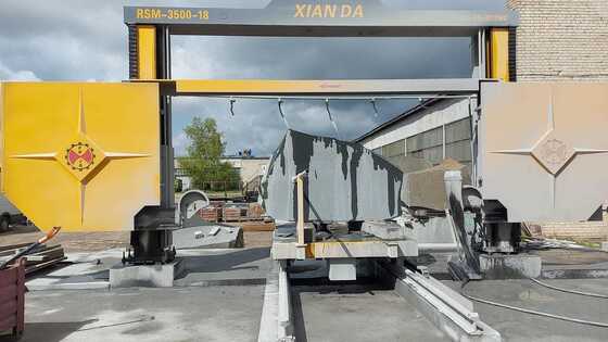 دستگاه اره سیمی الماسه با کنترل PLC و درایو پیچ همزمان برای برش بلوک مرمر و گرانیت به ابعاد ۳۰۰۰×۳۰۰۰×۱۵۰۰ میلی متر