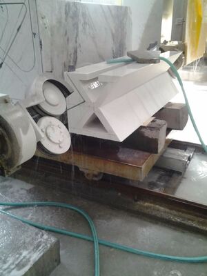 ماشین تراش سیم الماس اتوماتیک CNC با موتور اصلی 15 Kw برای برش سنگ 20-40 متر در ساعت