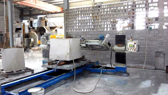 5 محور ماشین تراش سیم الماس CNC با موتور اصلی 11kw برای پردازش سنگ 2600 * 3000 * 1500