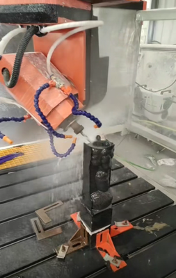دستگاه حکاکی CNC سنگ 5 محور با دوک کاری سنگین 7.5 کیلووات و میز پردازش 3000×1300 میلی متر برای حکاکی سه بعدی همه جهته